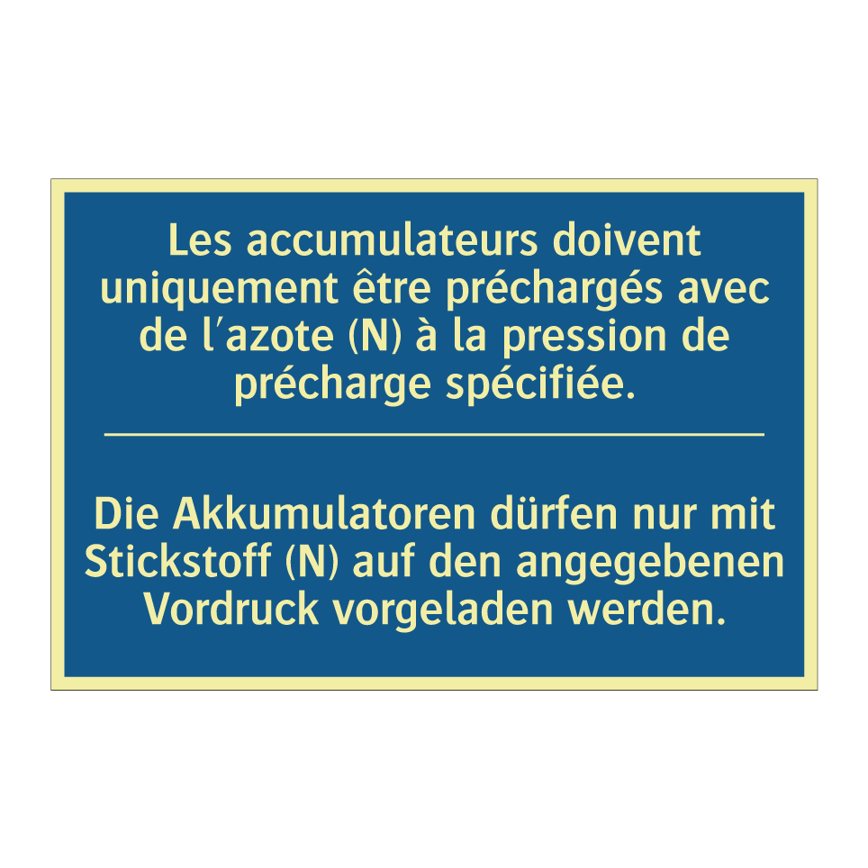 Die Akkumulatoren dürfen nur mit /.../ - Les accumulateurs doivent uniquement /.../