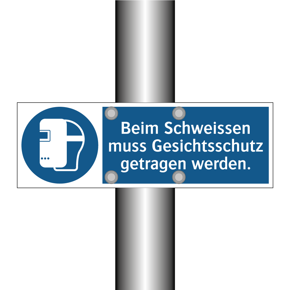 Beim Schweissen muss Gesichtsschutz getragen werden.