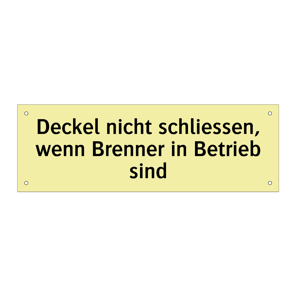 Betreten mit Fussballschuhen verboten!
