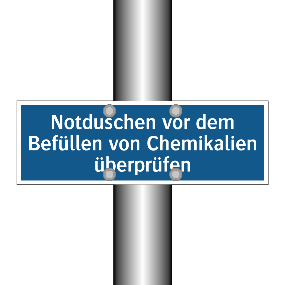 Notduschen vor dem Befüllen von Chemikalien überprüfen