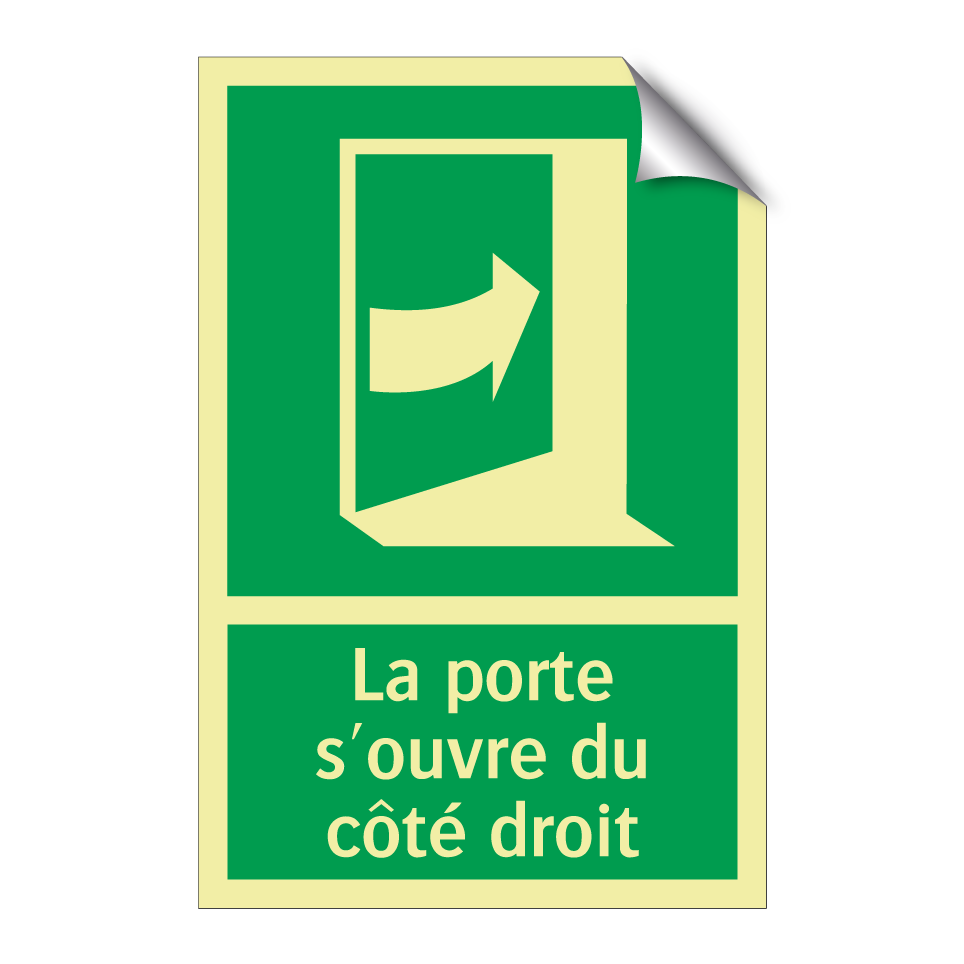 La porte s'ouvre du côté droit
