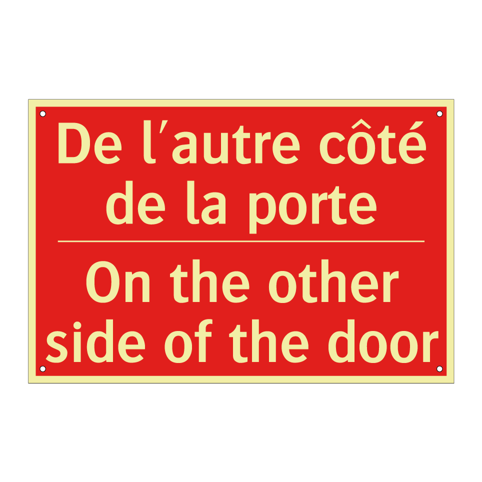De l'autre côté de la porte - On the other side of the door