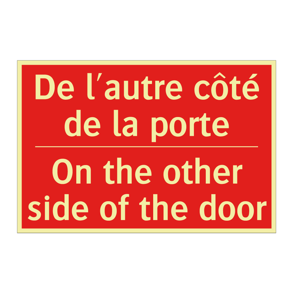 De l'autre côté de la porte - On the other side of the door