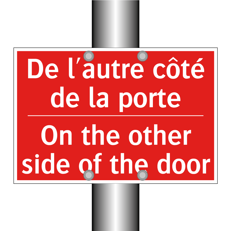 De l'autre côté de la porte - On the other side of the door