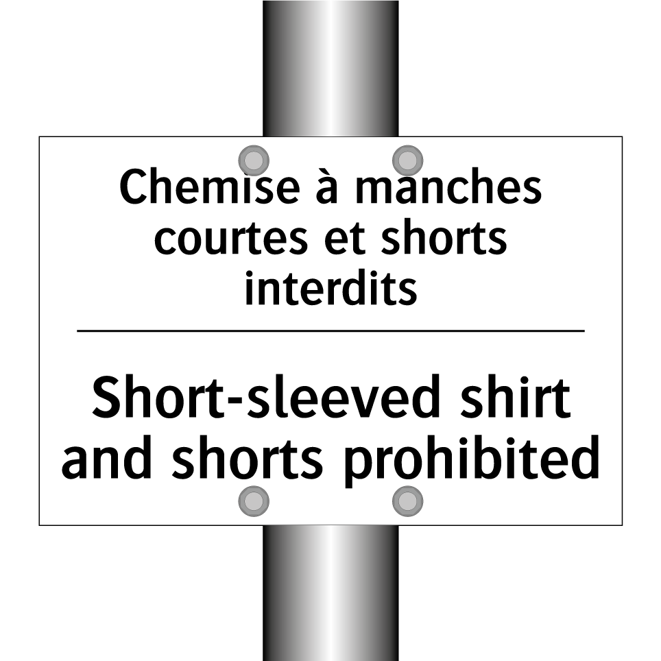Chemise à manches courtes et shorts /.../ - Short-sleeved shirt and shorts /.../
