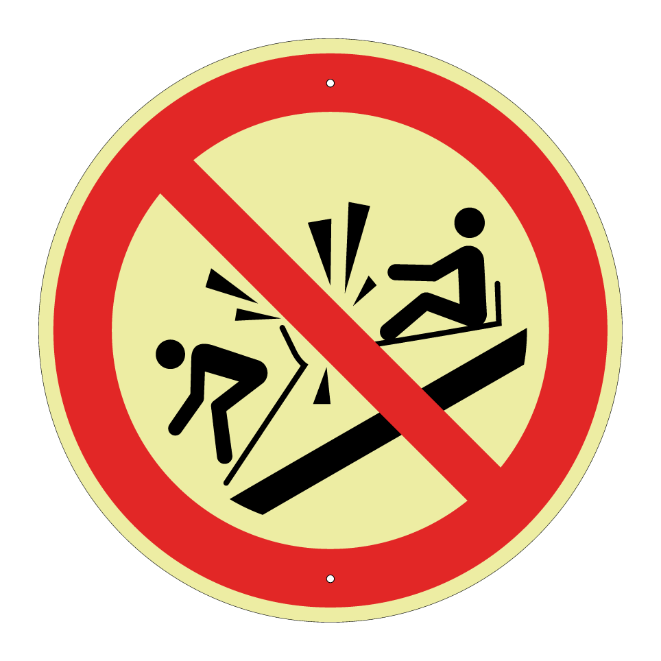 P047 Andere Schlitten rammen verboten