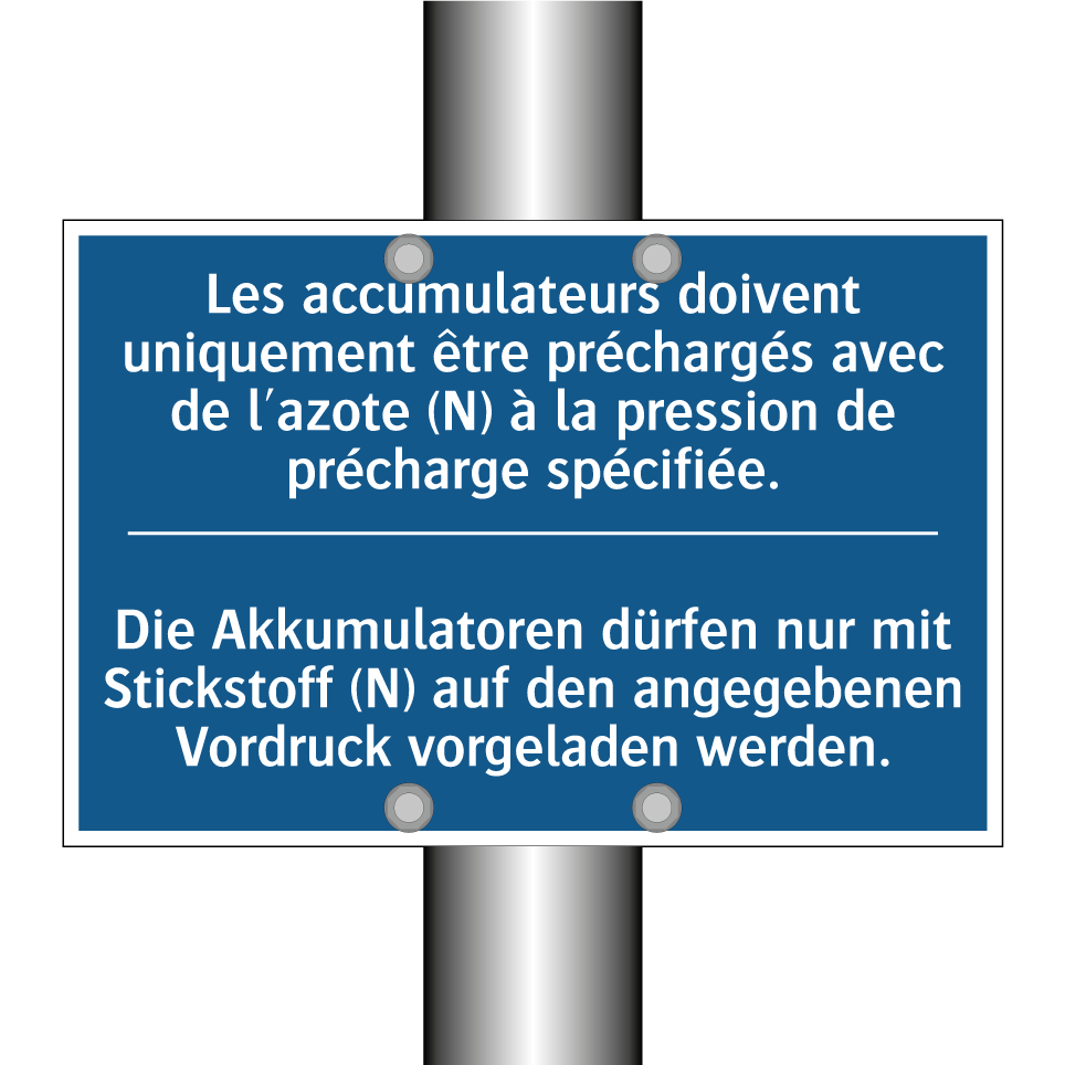 Die Akkumulatoren dürfen nur mit  /.../ - Les accumulateurs doivent uniquement  /.../