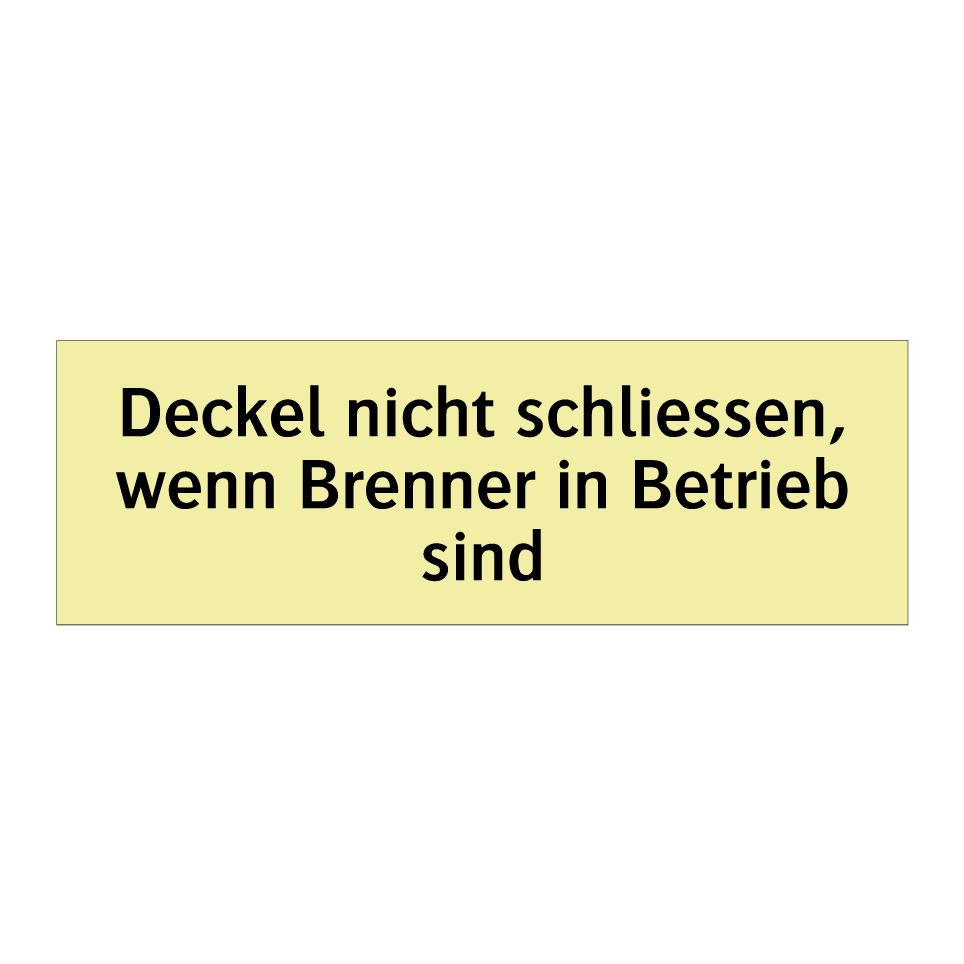 Betreten mit Fussballschuhen verboten!