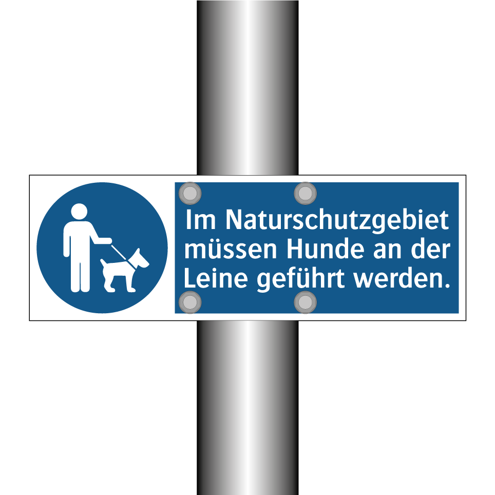 Im Naturschutzgebiet müssen Hunde an der Leine geführt werden.