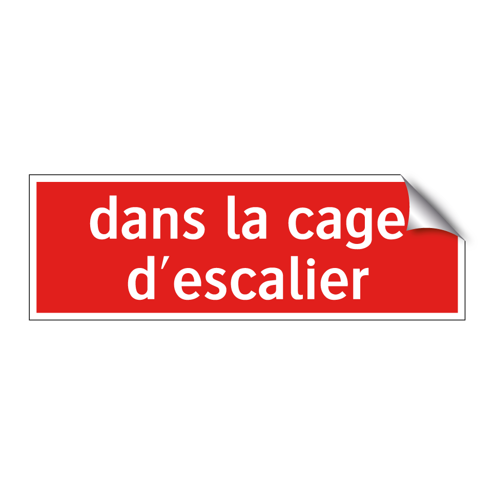 dans la cage d'escalier