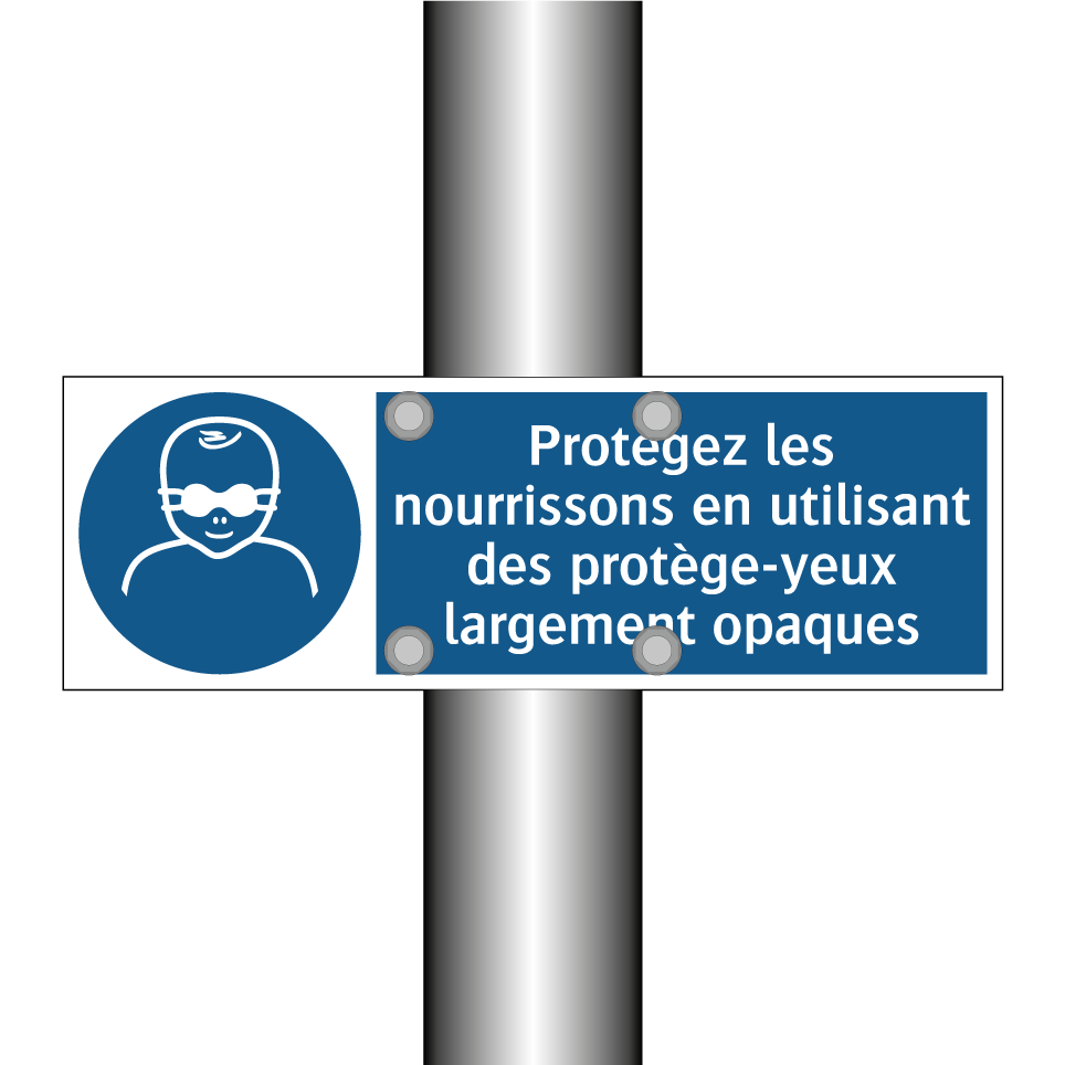 Protégez les nourrissons en utilisant des protège-yeux largement opaques